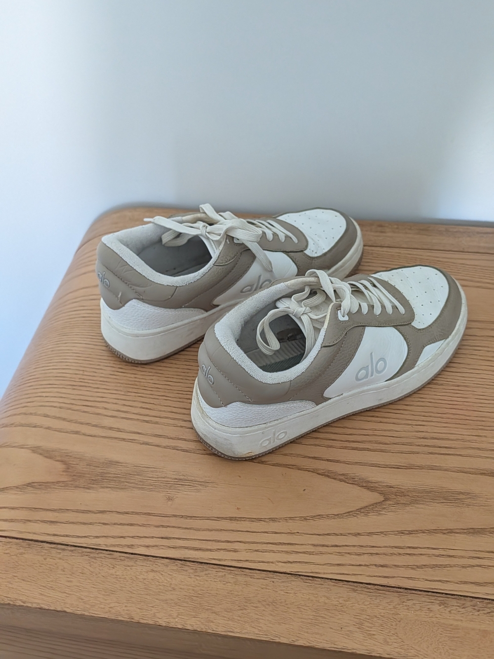 ALO Yoga Beige and White Low-Top Sneakers - Picture 4 of 5